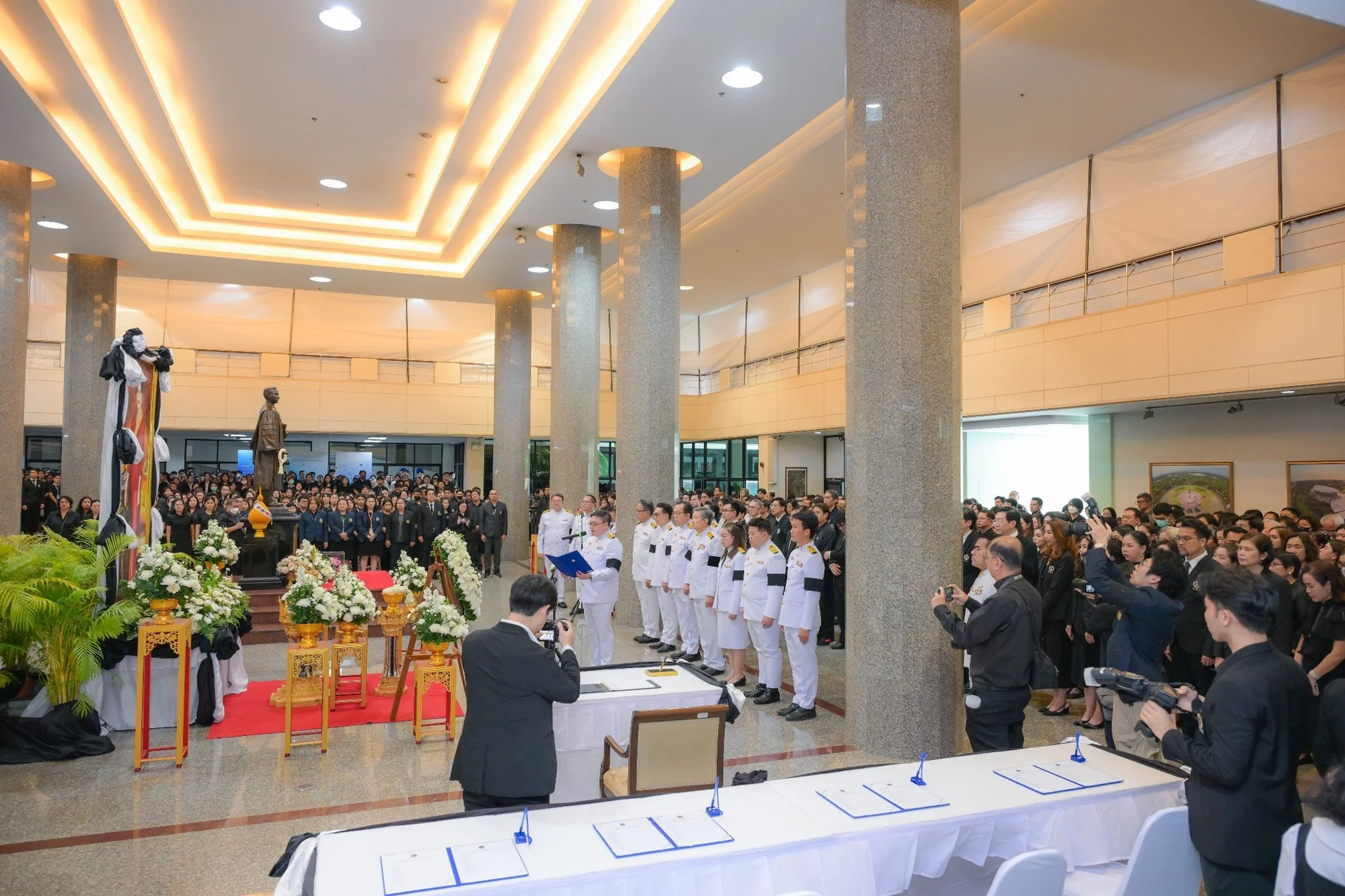 บุคลากรกองเทคโนโลยีสารสนเทศเข้าร่วมพิธีถวายความอาลัยและน้อมรำลึกในพระมหากรุณาธิคุณแด่สมเด็จพระนางเจ้าสิริกิติ์ พระบรมราชินีนาถ พระบรมราชชนนีพันปีหลวง